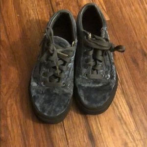 Kids Off The Wall Blue Velvet Vans size US Kids 2.